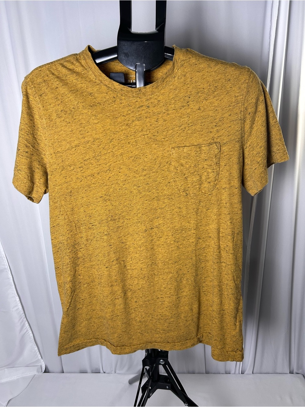 GAP Men's Heathered Mustard Short-Sleeve Pocket Tee